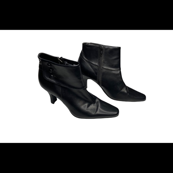 White Mountain Shoes - White Mountain Black Faux Leather Heeled Booties Size 8